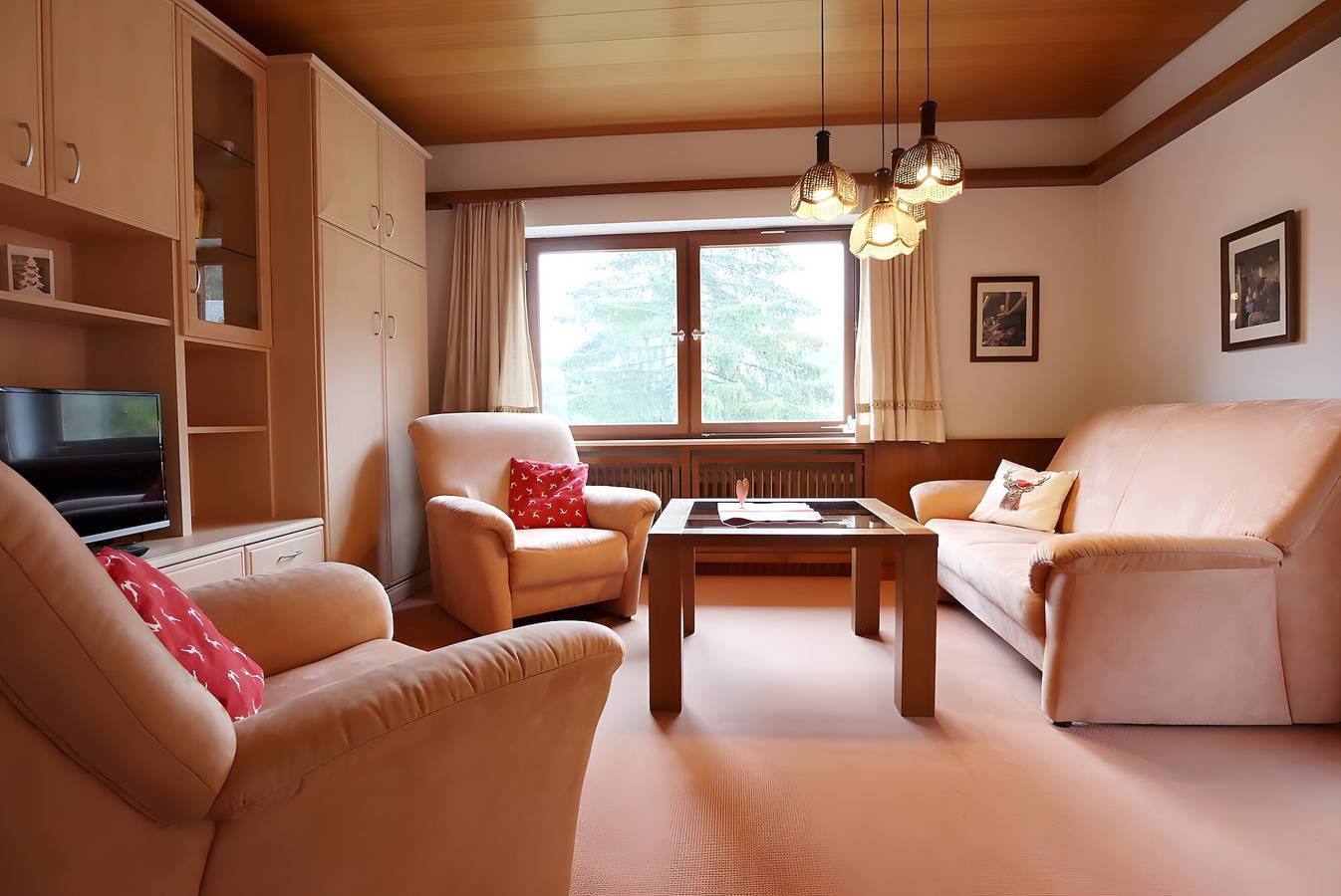 Apartamento entero, Apartamento 'Silberdistel' con vistas a la montaña, terraza privada y Wi-Fi in Altglashütten (Feldberg), Feldberg