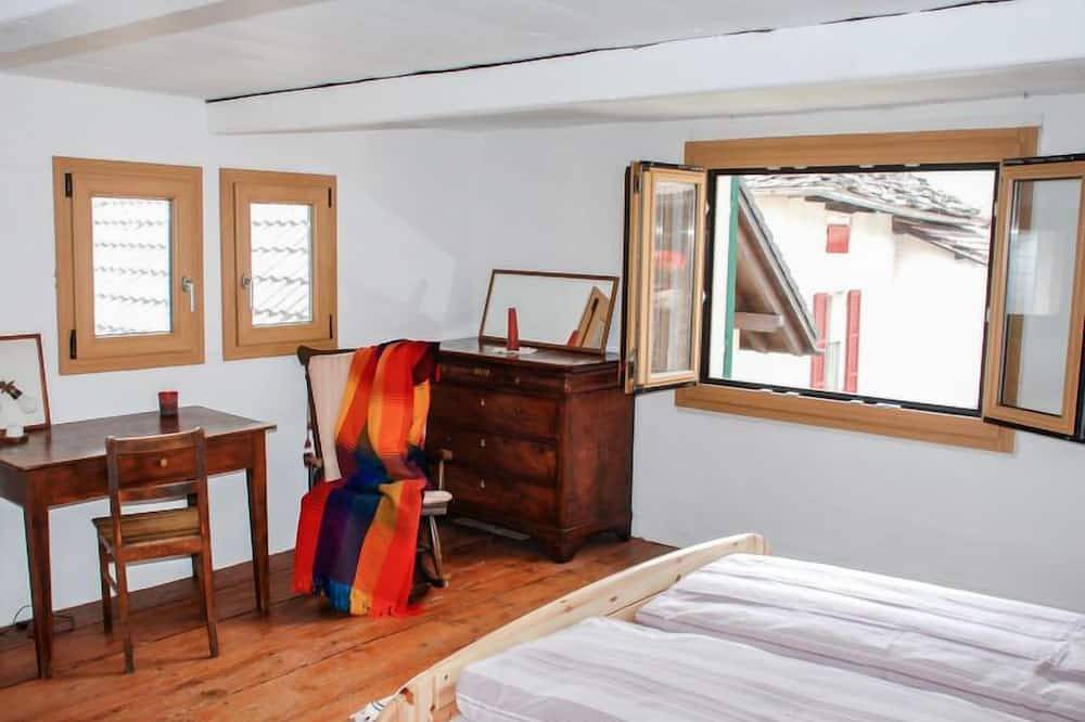 Ganze Wohnung, Ferienwohnung Peppa in Chironico, Tessiner Alpen