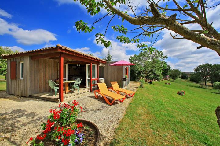 Location de vacances pour 5 personnes, avec jardin, animaux acceptés à Salignac-Eyvigues