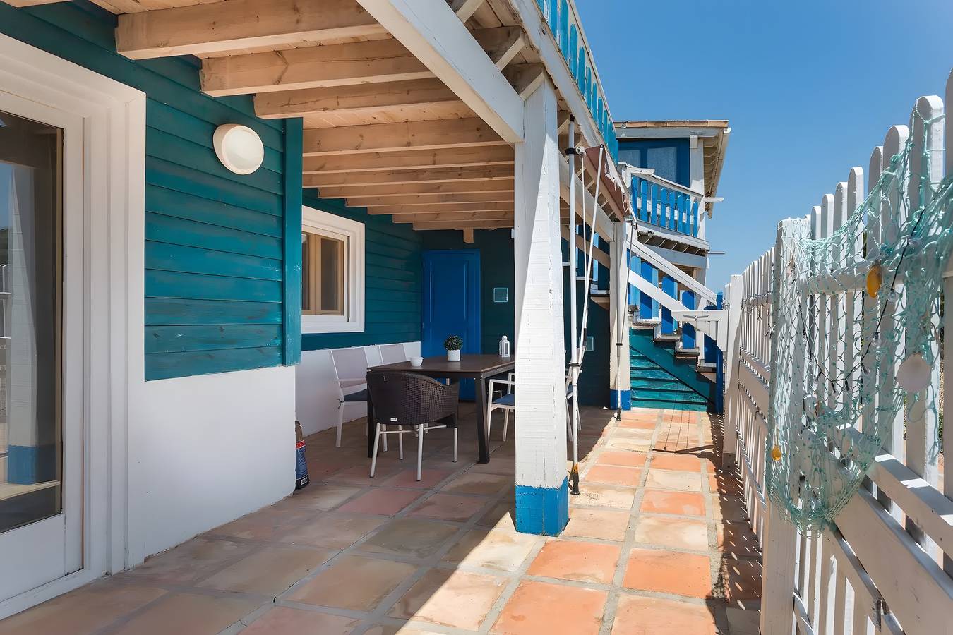 Maison avec terrasse, accès direct à une plage semi-privée in Oliva, Costa Blanca