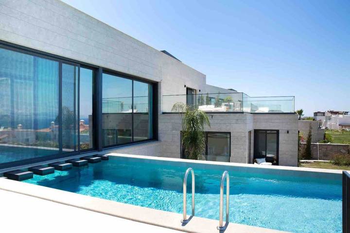 Villa pour 15 personnes, avec jardin et piscine, animaux acceptés à Bodrum - 4