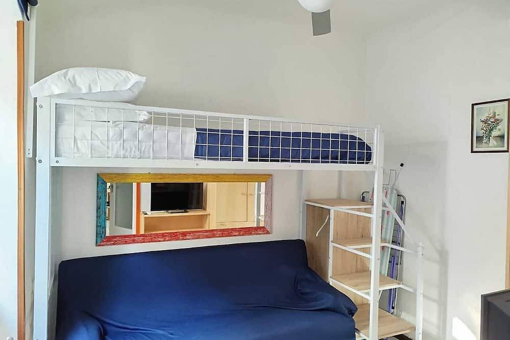 Ganze Wohnung, Historic apartment on Avenue in Triest, Karst