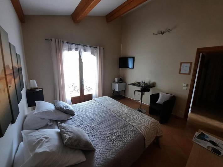 Maison d’hôte pour 2 personnes, avec vue et sauna ainsi que piscine et jardin à Saint-Maximin-la-Sainte-Baume - 4