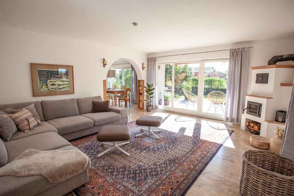 Ganze Ferienwohnung, Villa Stein - Ferienhaus für max. 10 Personen in Traunreut, Landkreis Traunstein