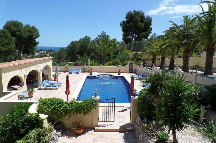 Villa per 4 persone, con giardino e piscina, con animali domestici - 1