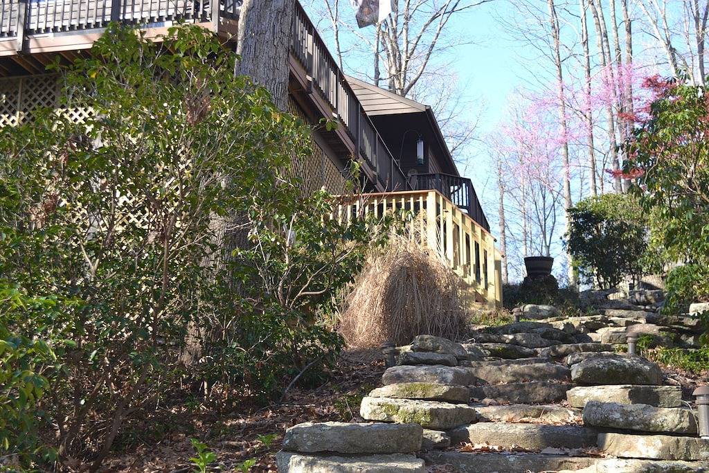 Haus am Wasser in einer ruhigen Bucht in der Mitte des Sees! 3 Kajaks, Whirlpool, Feuerstelle! in Lake Anna