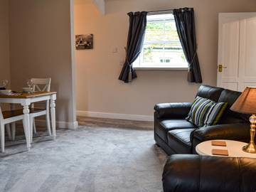 Log Cabin for 2 People in Yorkshire Dales National Park, North East England, Photo 3