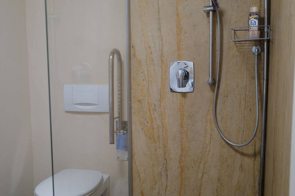 Ganze Wohnung, Gartentraum-Ferienwohnung in Pünderich, Traben-Trarbach und Umbegung