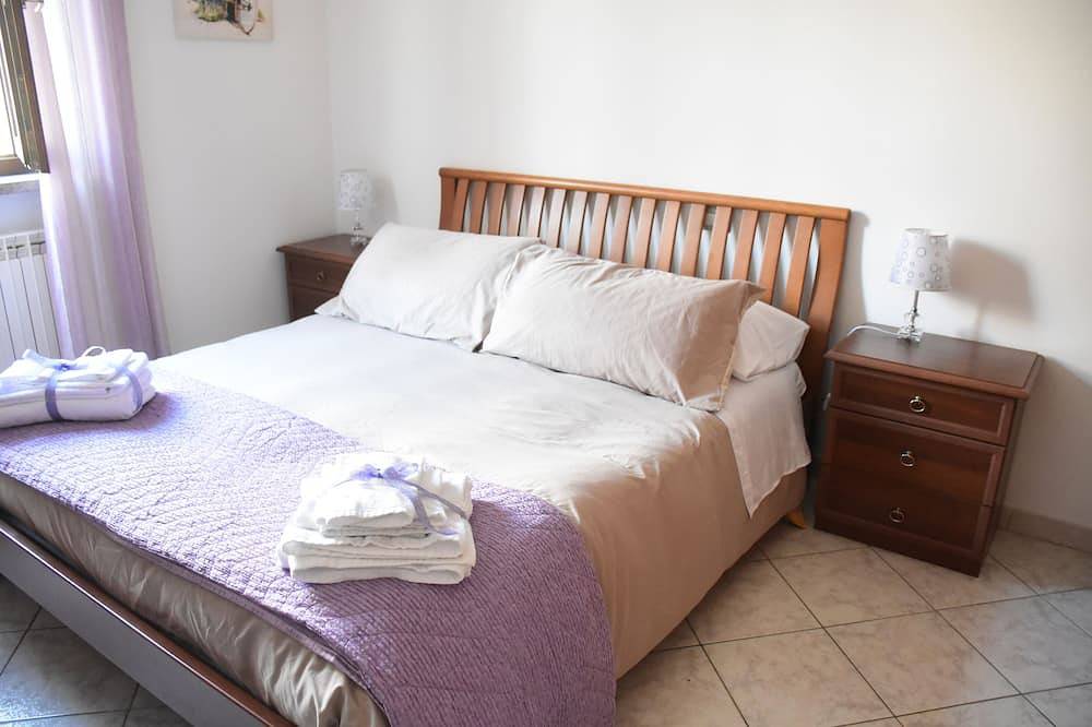 Ganze Wohnung, Apartment with parking 5 minutes from the Terme dei Papi in Viterbo in Vitorchiano, Viterbo Provinz