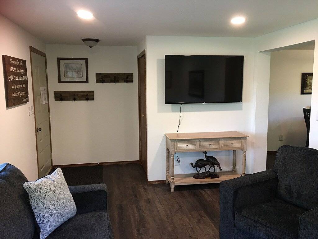 Hide Away Retreat - Rathbun Lake Is 300+/- Yards Away... Fish, Hunt, Relax.... in Appanoose County