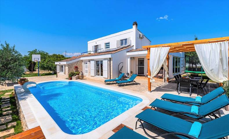 Ferienhaus für 9 Personen, mit Garten und Pool, mit Haustier - 1