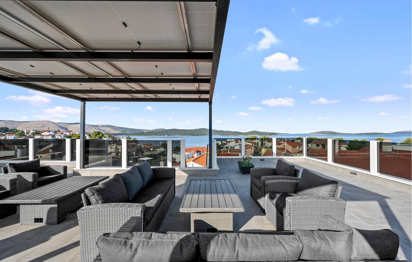 Ganze Ferienwohnung, Ferienwohnung für 4 Personen mit Terrasse in Zaboric, Šibenik-Knin