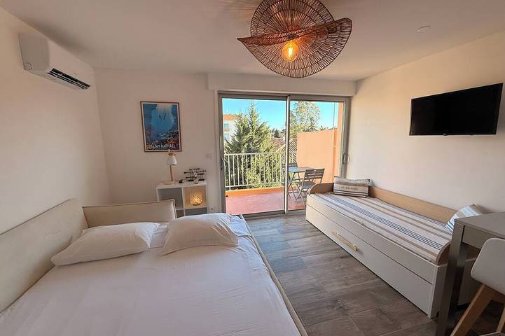 Gîte pour 3 personnes dans Plage De La Tortue - 2