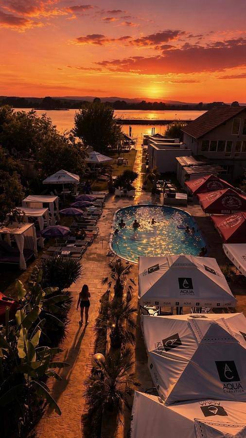 Appart’hôtel pour 2 personnes, avec Terrasse et Jardin ainsi que Piscine et Vue sur le lac