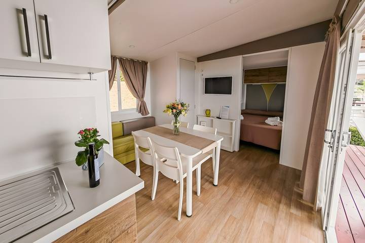 Mobil home pour 4 personnes, avec terrasse et vue sur l’océan, adapté aux familles dans Marina di Camerota - 4