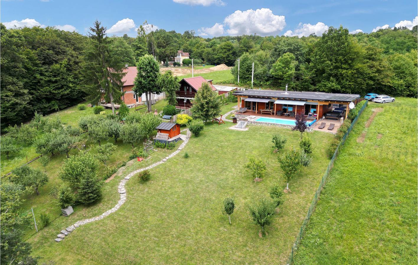Geräumige 115 m² große Ferienwohnung mit Pool, WLAN und Grill – der perfekte Urlaubsort! in Zagreb und Umgebung