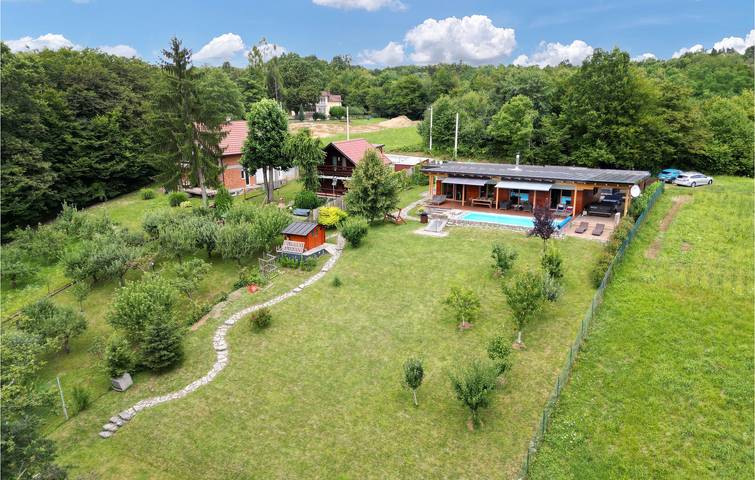 Ferienhaus für 8 Personen, mit Sauna und Ausblick sowie Terrasse und Pool