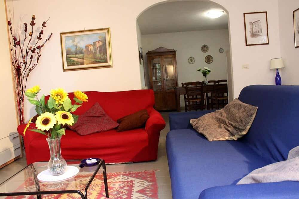 Hel lägenhet, Gite Montemirello, with garden and swimming pool in Murlo, Chianti
