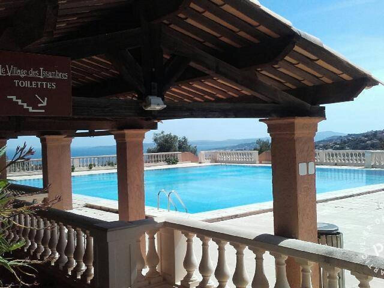 Appartement entier, Studio familial avec terrasse, piscine, tennis et parking aux Issambres in Roquebrune-sur-Argens, Côte méditerranéenne (France)