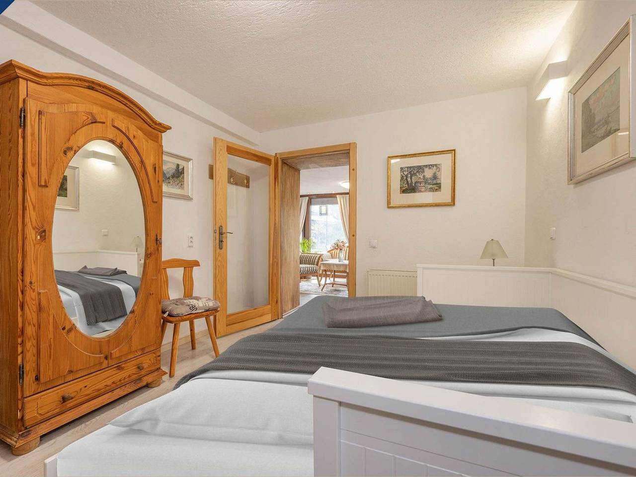 Ganze Ferienwohnung, Zum Fachwerkhaus - Moderne Ferienwohnung mit Terrasse & Garten im ruhigen Inseldorf in Zirchow, Usedom