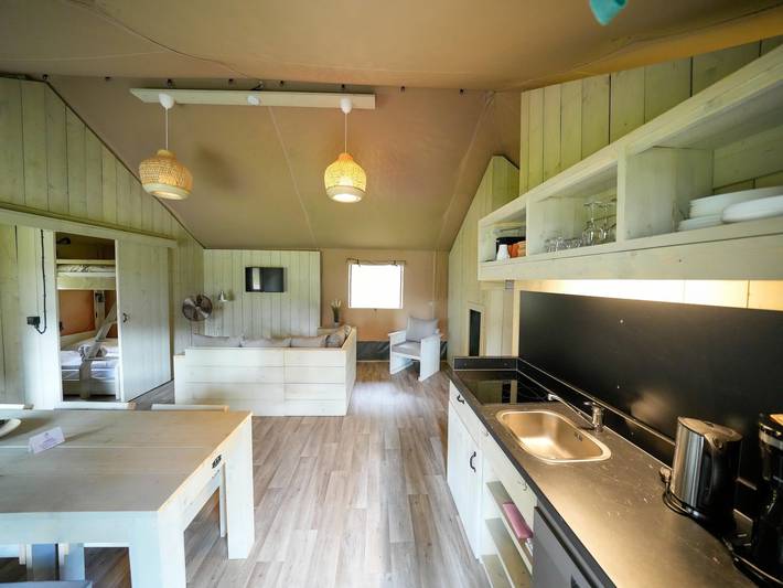 Camping für 4 Personen, mit Terrasse in Niedersachsen - 2