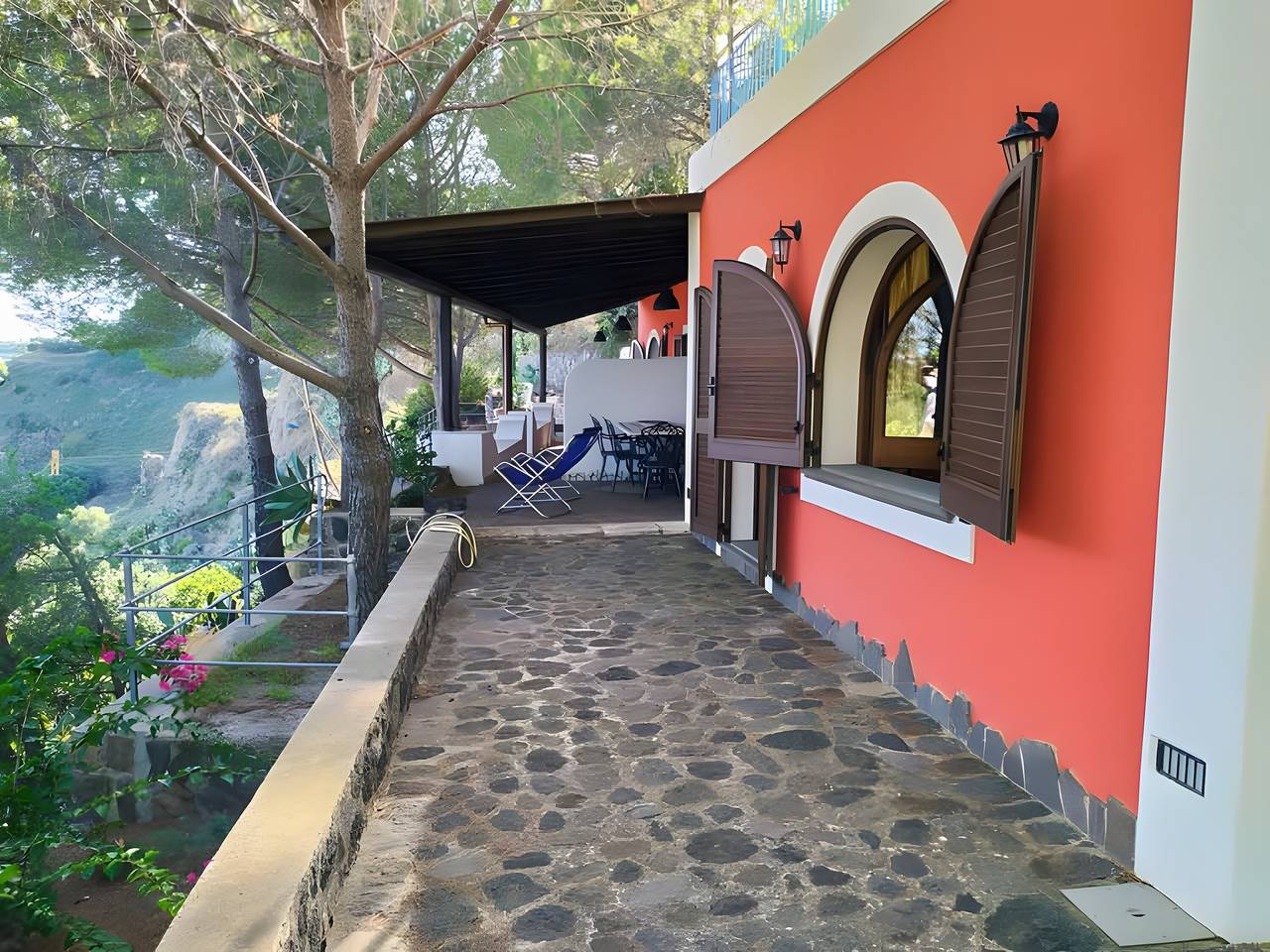 Appartement entier, Appartement dans la Villa "Stromboli" avec vue mer, Wi-Fi et climatisation in Lipari