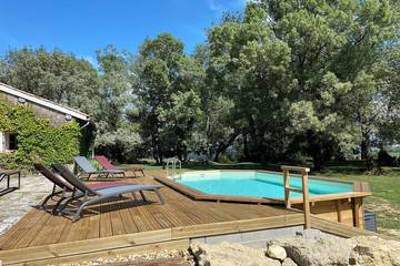 Gîte pour 10 personnes, avec jardin, animaux acceptés à Leyritz-Moncassin