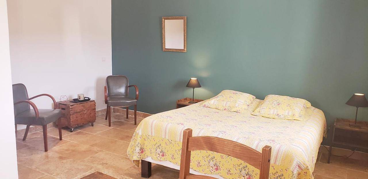 "Les Lauriers" chambre indépendante climatisée avec terrasse et parking privée in Moustiers-Sainte-Marie, Gorges du Verdon