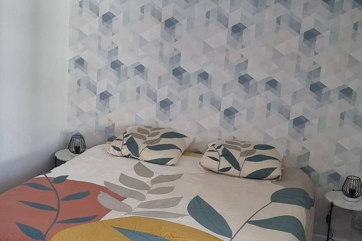 Location de vacances pour 14 personnes, avec terrasse ainsi que jacuzzi et jardin à Grues - 2