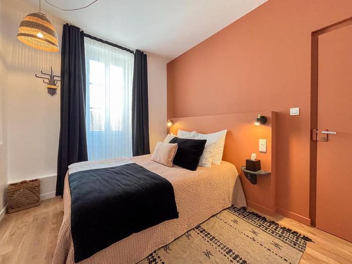 Hôtel pour 2 personnes, avec terrasse, animaux acceptés à Cluny - 3