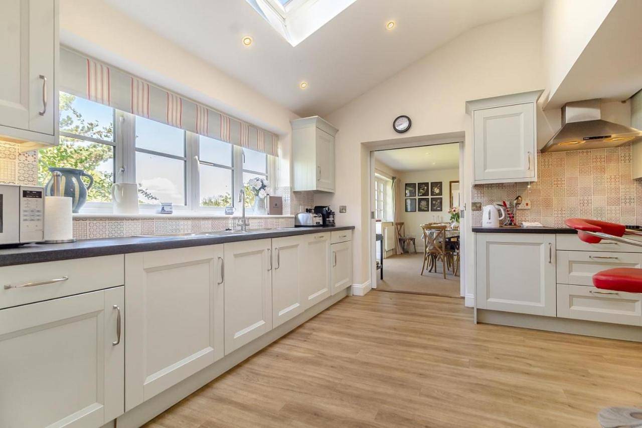 Five-Bedroom House in Walberswick, Sunrise Coast