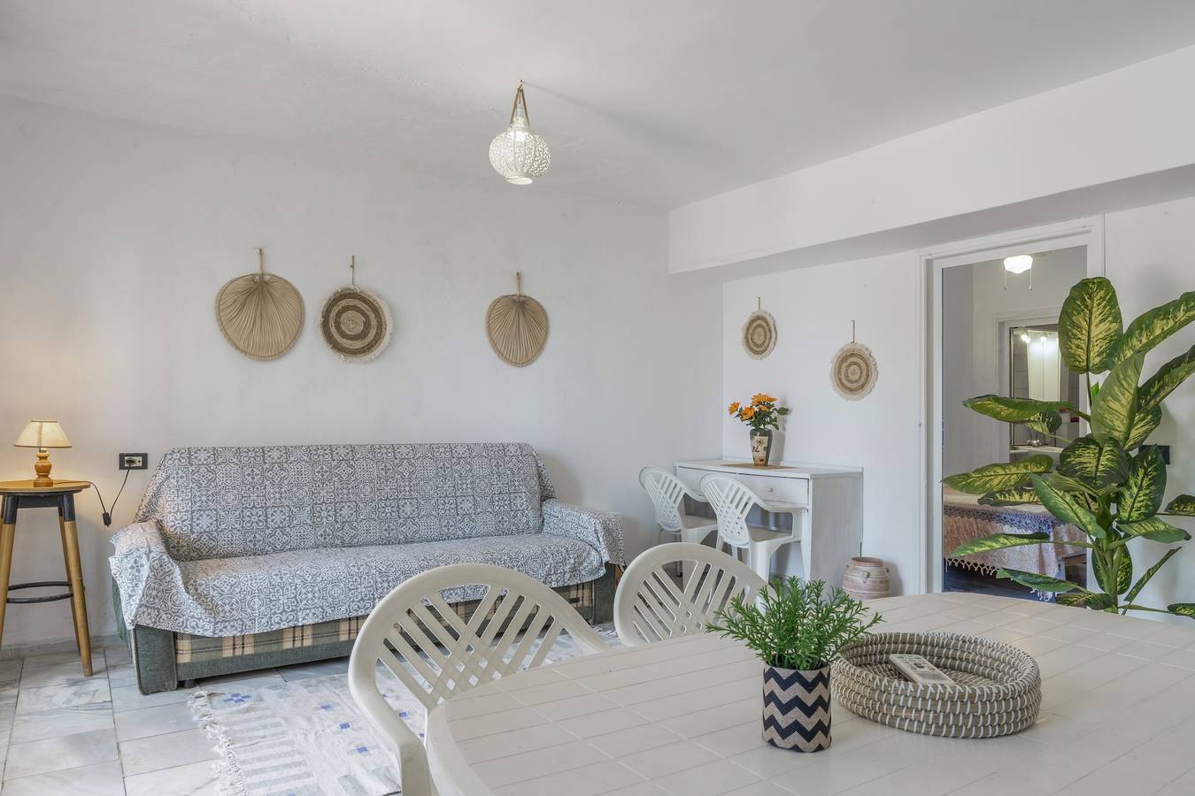 Entire apartment, Apartment 'Syrios Suites No 2' with Sea View, Wi-Fi and Air Conditioning in Mirties, Kalymnos
