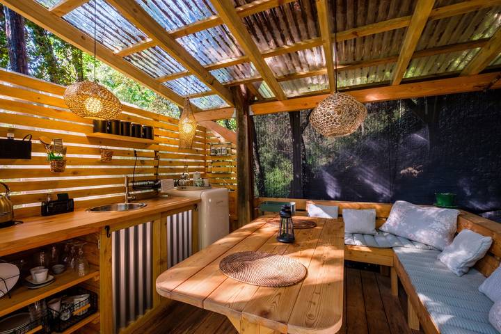 Appartamento intero, Appartamento di vacanza "Shere Khan" con piscina condivisa, 2 terrazze private e Wi-Fi in Saint-Paul-de-Vence, Costa mediterranea (Francia)