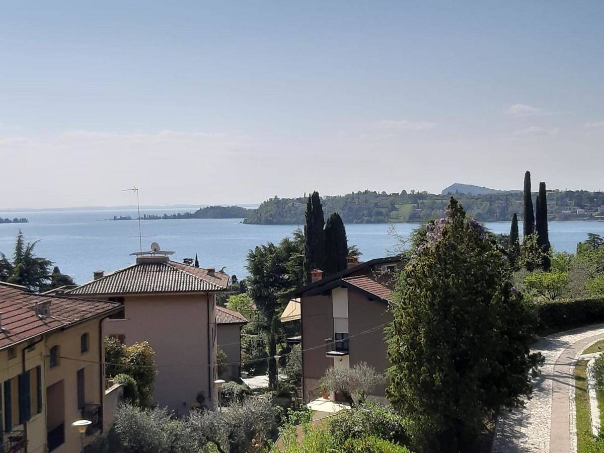 Appartamento intero, Valle Fiorita 42 - Lake view apartment in Gardone Riviera, Prealpi Gardesane