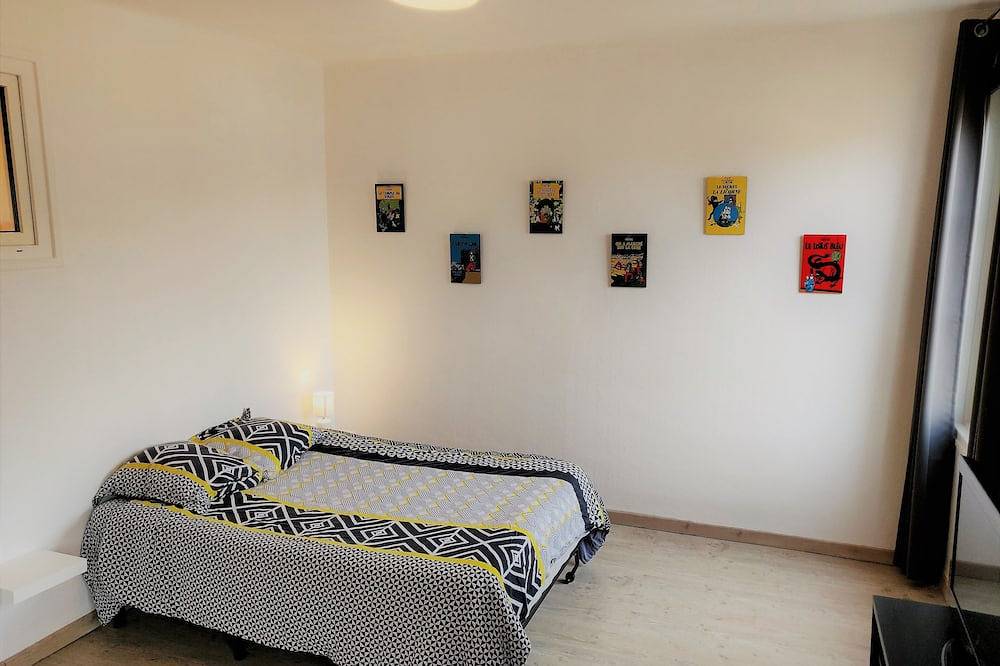 Apartamento entero, Estudio-Baño privado con ducha-Vista a la Ciudad in Angulema, Charente