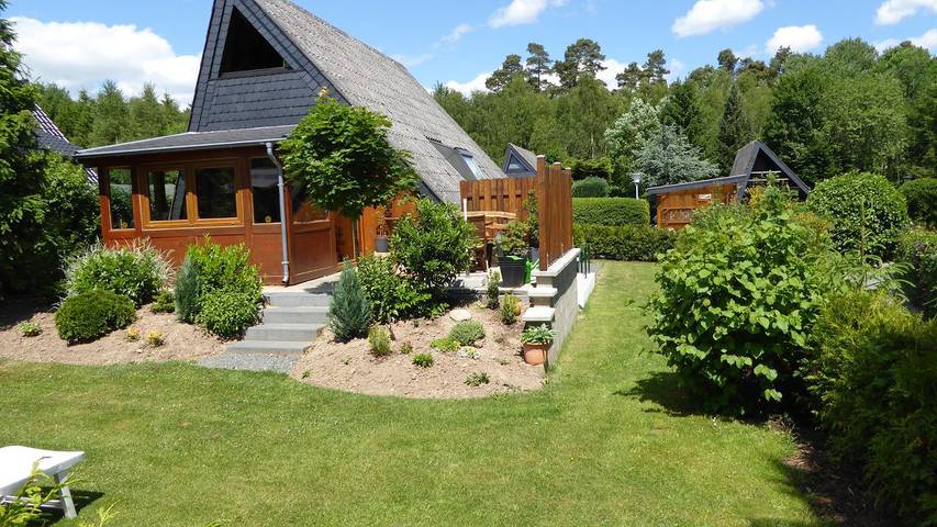 Ferienhaus für 4 Personen, mit Terrasse und Garten sowie Pool, mit Haustier im Ahrtal