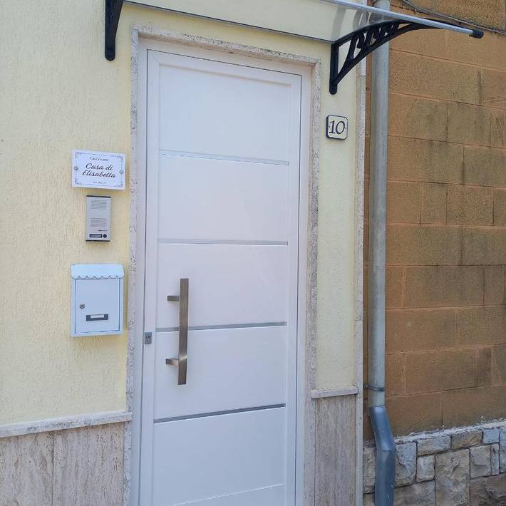Location de vacances pour 4 personnes, avec balcon à Monteroni di Lecce