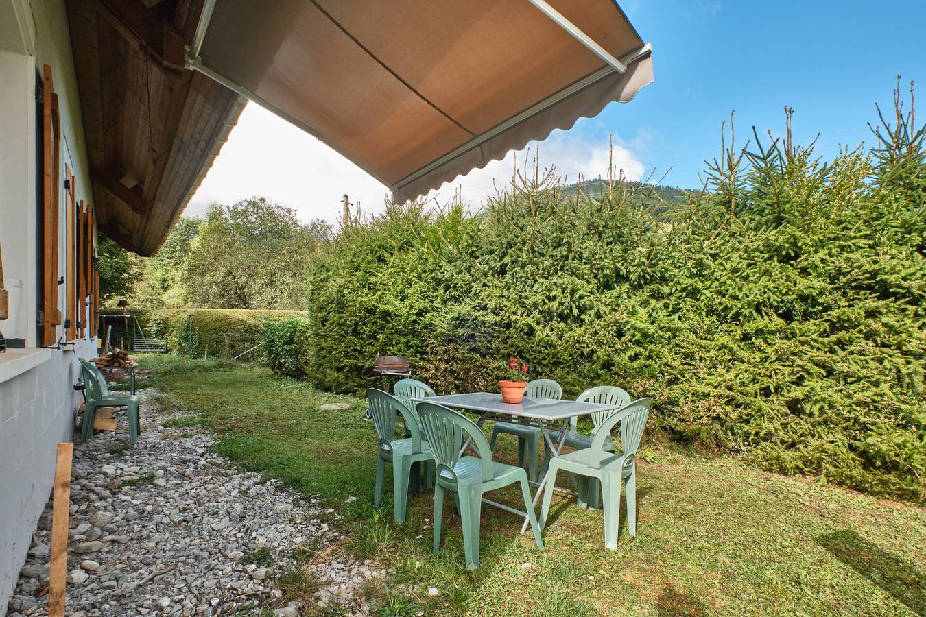 Holiday Home 'Des Granges' with Mountain View, Private Terrace and Wi-Fi in Tréminis, Isère