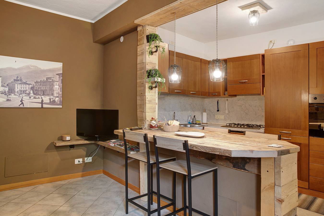 Appartamento intero, Appartamento 'Tipico in Valtellina' con vista sulle montagne, terrazza privata e Wi-Fi in Montagna in Valtellina (Borgo), Montagna in Valtellina