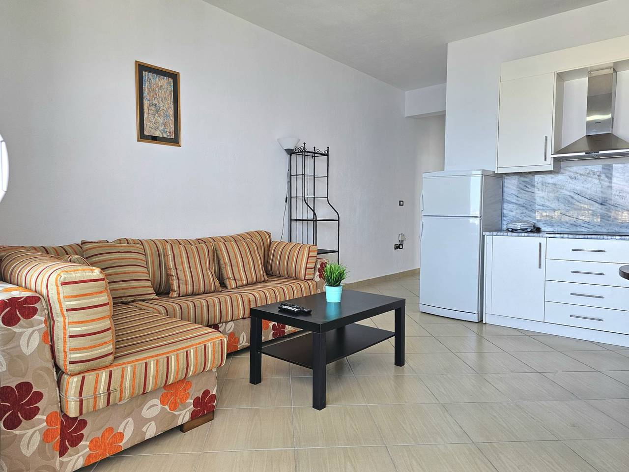 Ganze Wohnung, Ferienwohnung für 4 Personen mit Balkon in Sarandë, Vlorë