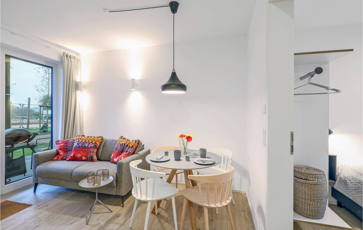 Ganze Ferienwohnung, Gemütlicher Aufenthalt: Terrassenwohnung mit Parkplatz und Internet, zu Fuß zum Essen und zum Fluss in Marissa Ferienpark, Lembruch