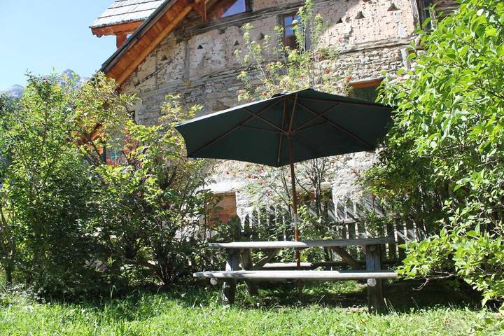 Gîte pour 9 personnes, avec jacuzzi et jardin ainsi que terrasse et sauna à Cervières - 2