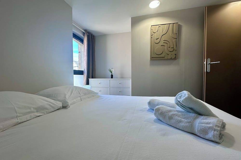 Entire apartment, Casa Foch - T3 pour 3 personnes - Parking - Proche Hyper Centre in Brive-la-Gaillarde, Massif Central