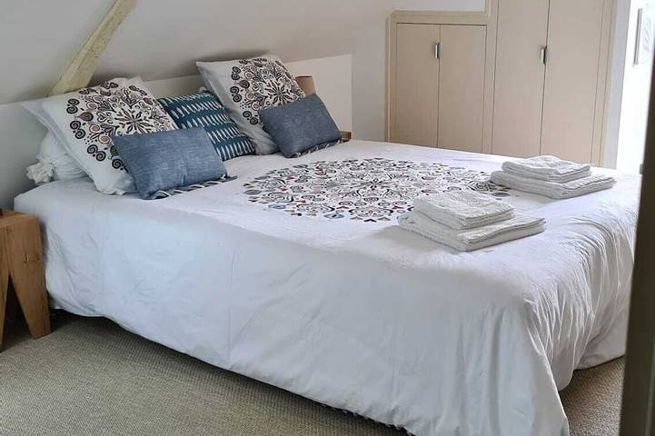 Location de vacances pour 10 personnes, avec terrasse ainsi que jacuzzi et jardin à Daumeray - 4