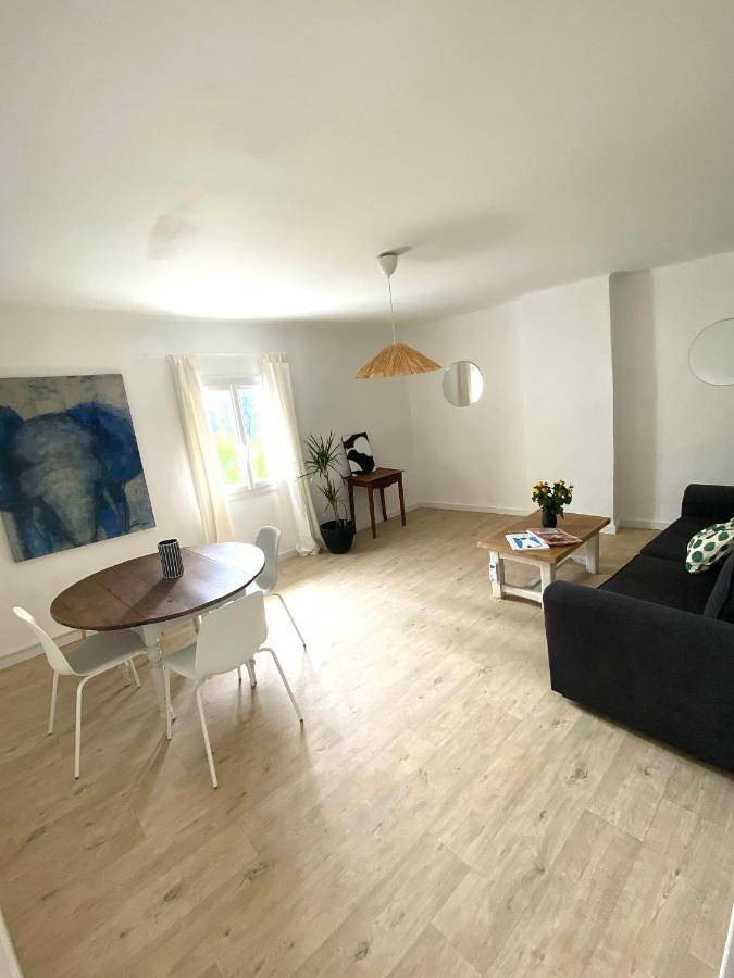 Gîte pour 5 personnes, avec jardin et vue à Sénas - 3