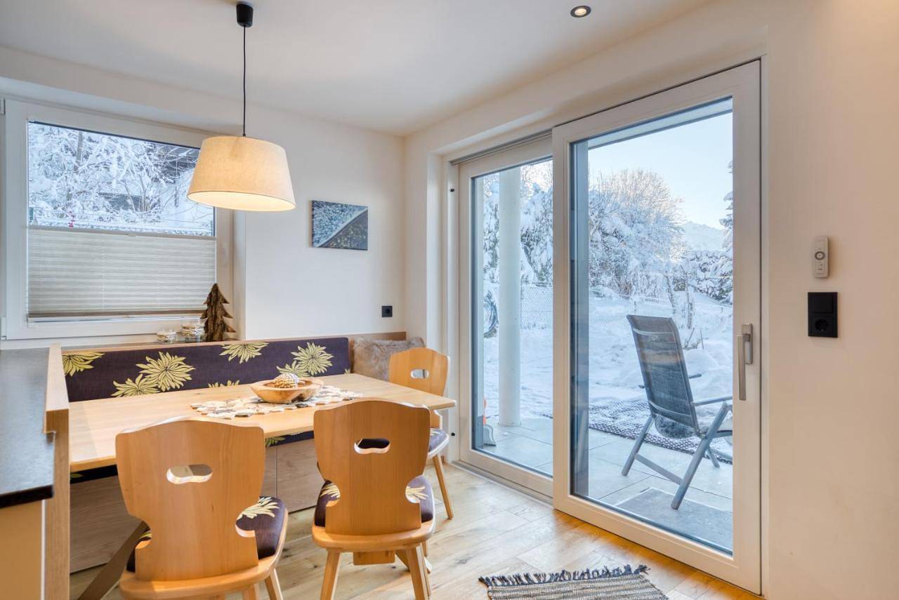Ganze Wohnung, Apartment with Terrace in Tuxer Alpen, Sistrans