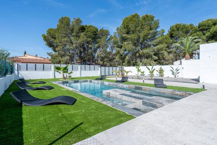 Chalet para 9 personas, con jacuzzi además de jardín y piscina en Provincia de Tarragona - 3