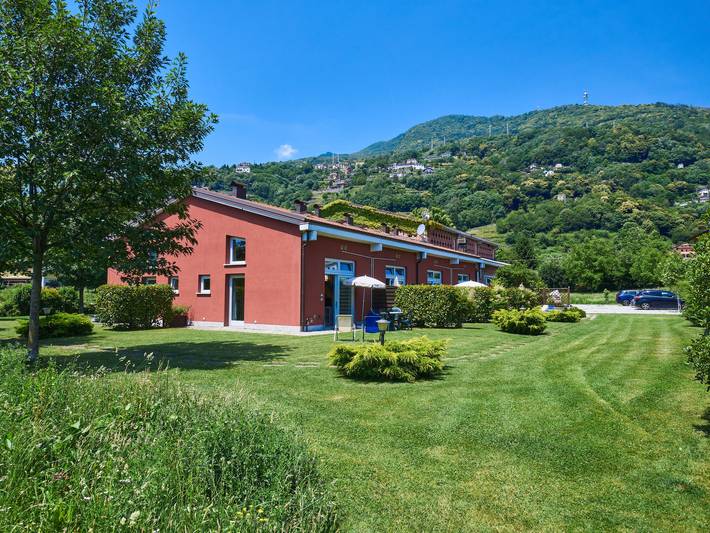 Ferienhaus für 4 Personen, mit Terrasse und Garten in Dongo