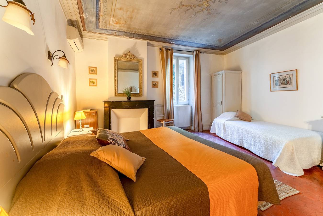 Habitación "Vieille France" con piscina, jardín y encanto provenzal en Collias in Collias, Region de Nimes