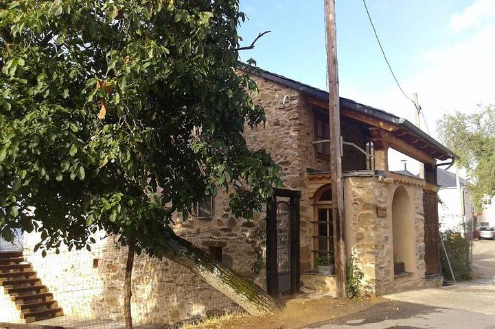 Gîte pour 7 personnes, avec jardin - 1